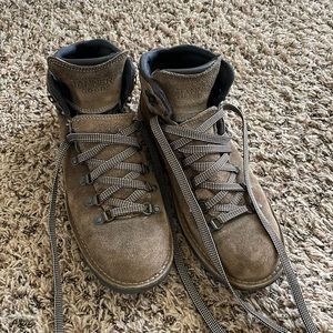Men’s Danner Mountain Pass Humboldt Hiking Boots- size 10.5